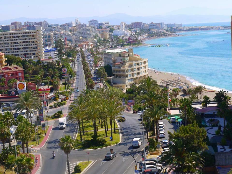 Luxury Beachfront Apartment In Benalmadena Costa Exterior foto